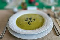 Green pea soup with mint