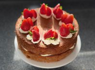 a classical Victoria Sponge